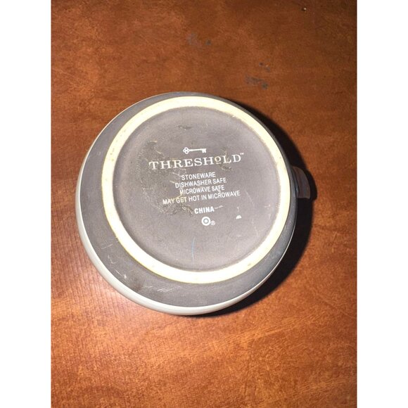 Threshold White & Gray Mug With Red N Lettering 4 Inches Wide Stoneware Dishwash - Picture 4 of 4